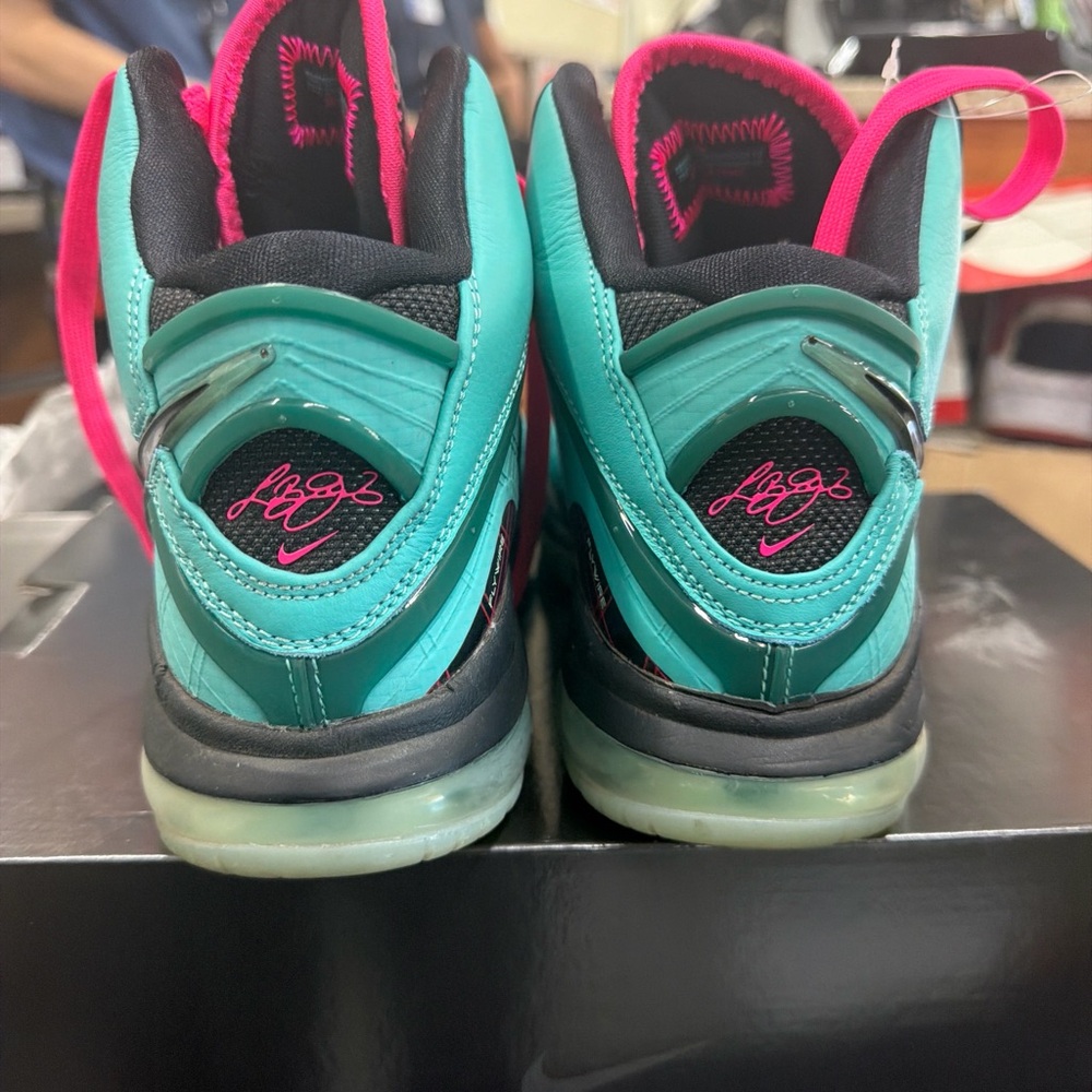 LeBron 8 “south beach” 7M/Y and 8.5 W Nike Turquoise and Hot Pink Men’s Sneakers - Picture 2 of 5